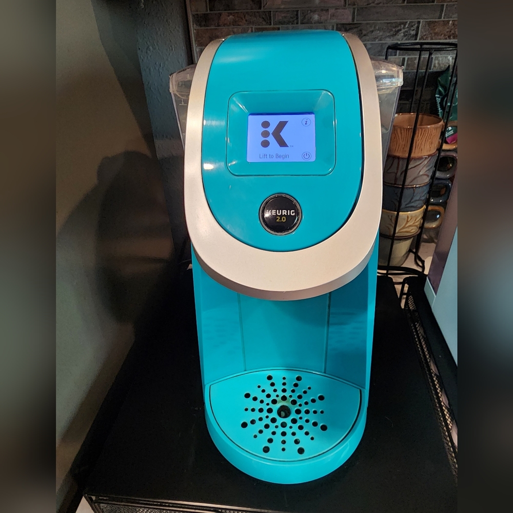 Keurig 117605 2.0 K200 brewer color- Turquoise